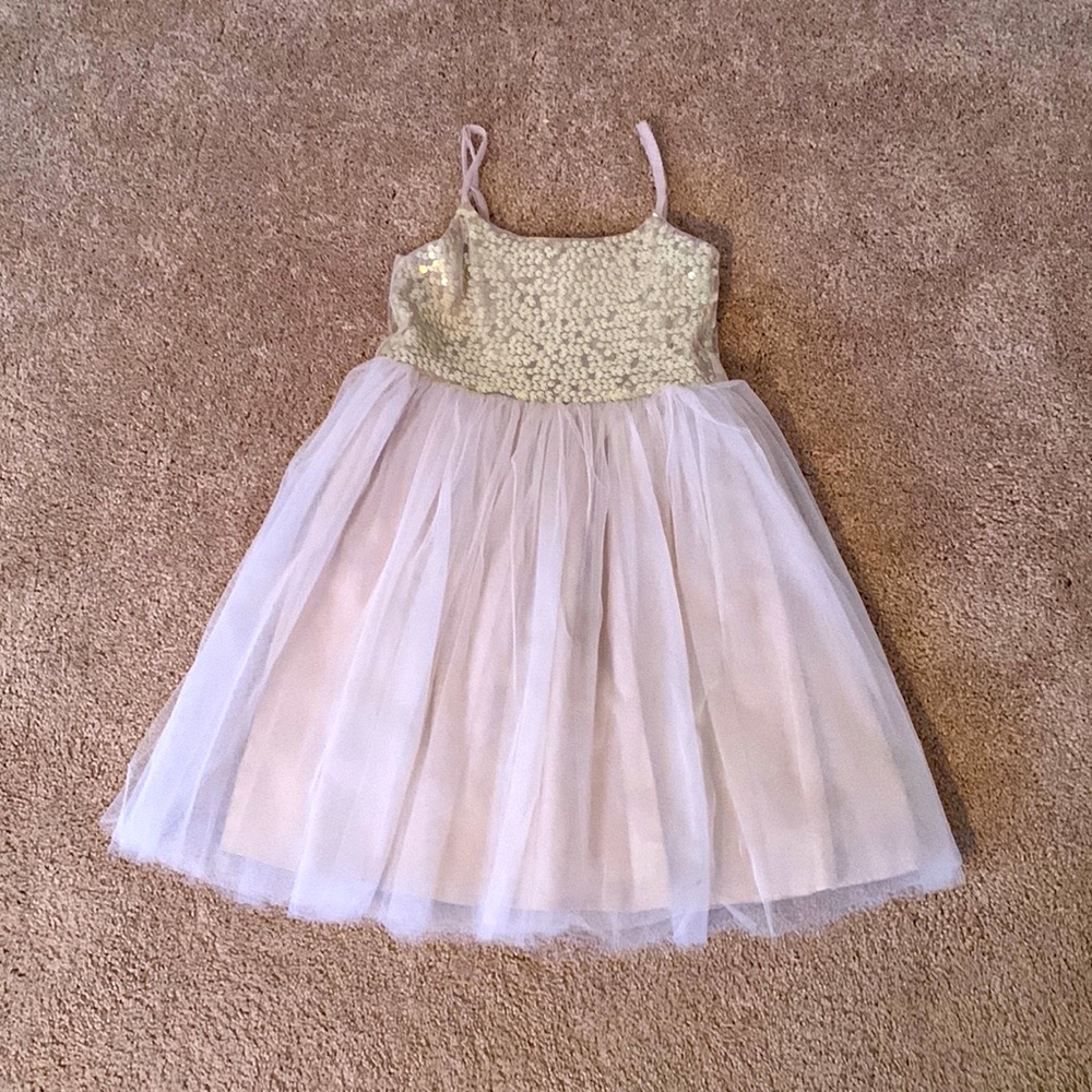 Size 8 Le Pink gold sequined top, gold tulle & lining layer. Adjustable straps.